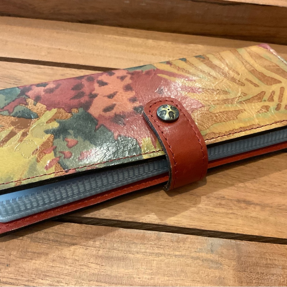 Patricia Nash Red and Yellow Artistic Leather Credit Card Holder New Never Used